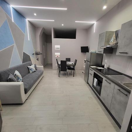 Casa Vacanze Manthy Posizione Centrale Bari Exteriör bild