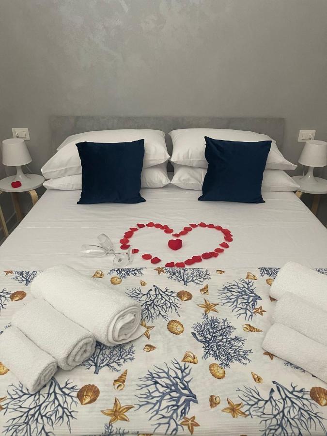 Casa Vacanze Manthy Posizione Centrale Bari Exteriör bild