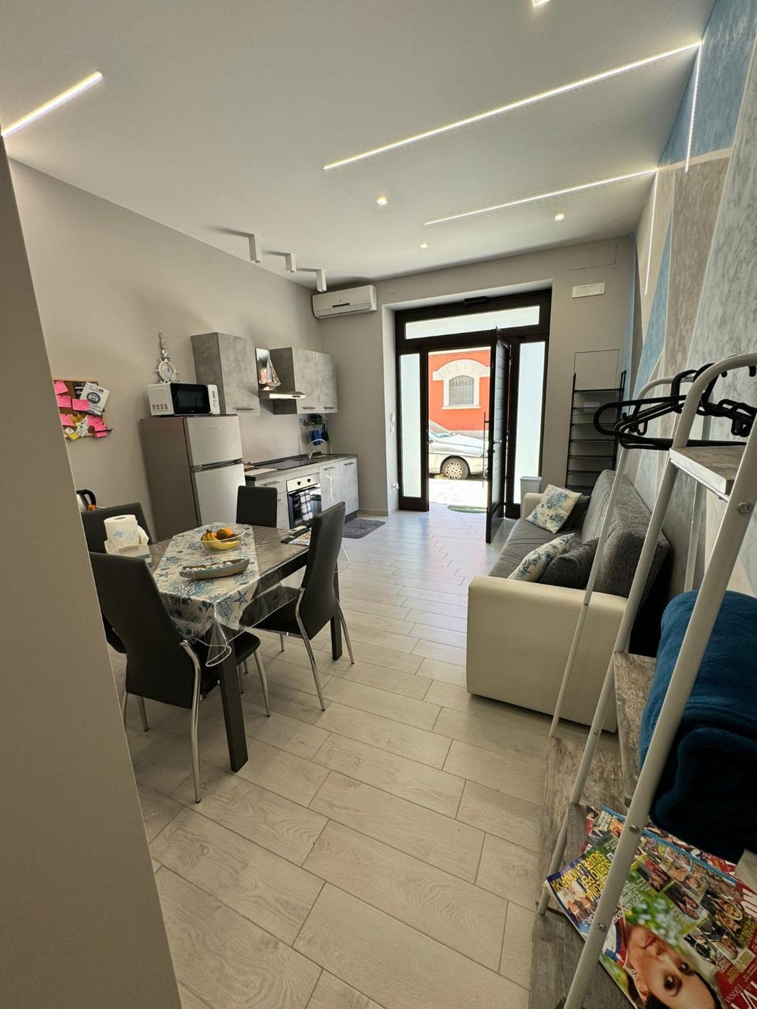 Casa Vacanze Manthy Posizione Centrale Bari Exteriör bild