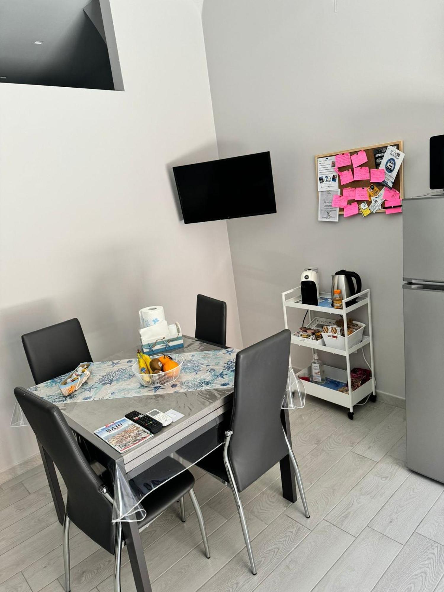 Casa Vacanze Manthy Posizione Centrale Bari Exteriör bild