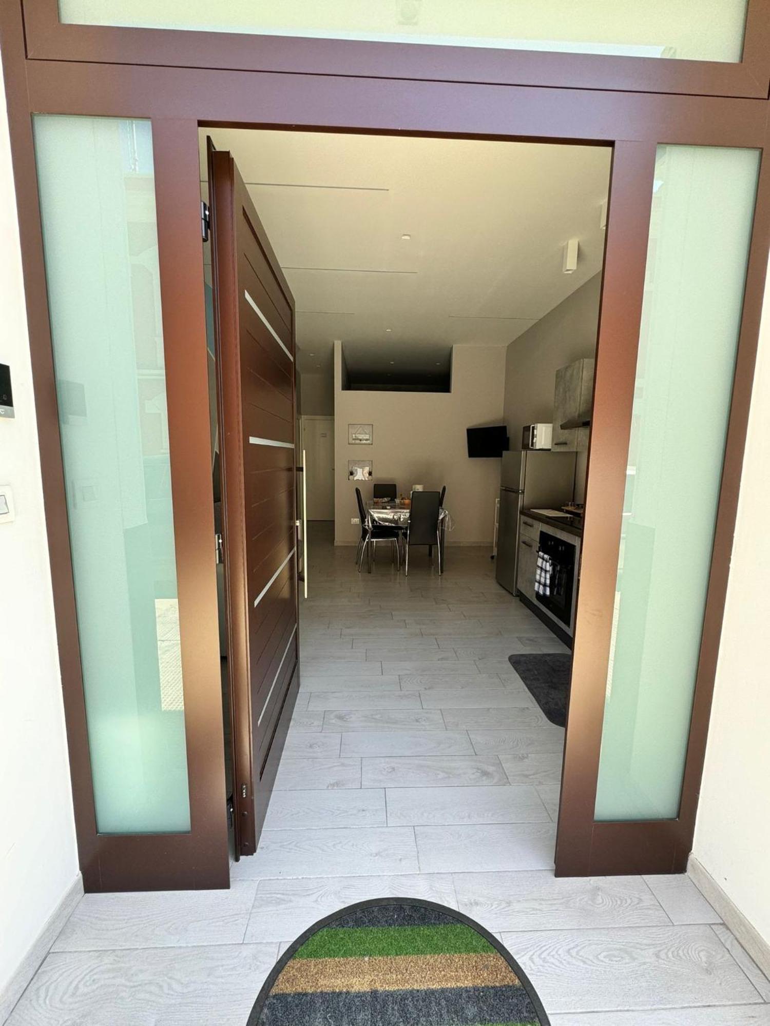Casa Vacanze Manthy Posizione Centrale Bari Exteriör bild