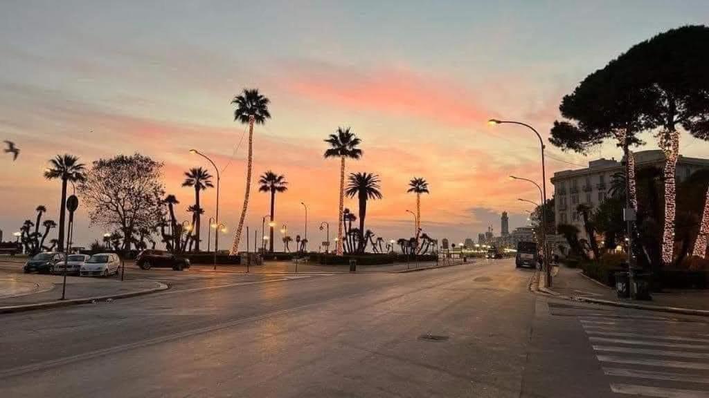 Casa Vacanze Manthy Posizione Centrale Bari Exteriör bild