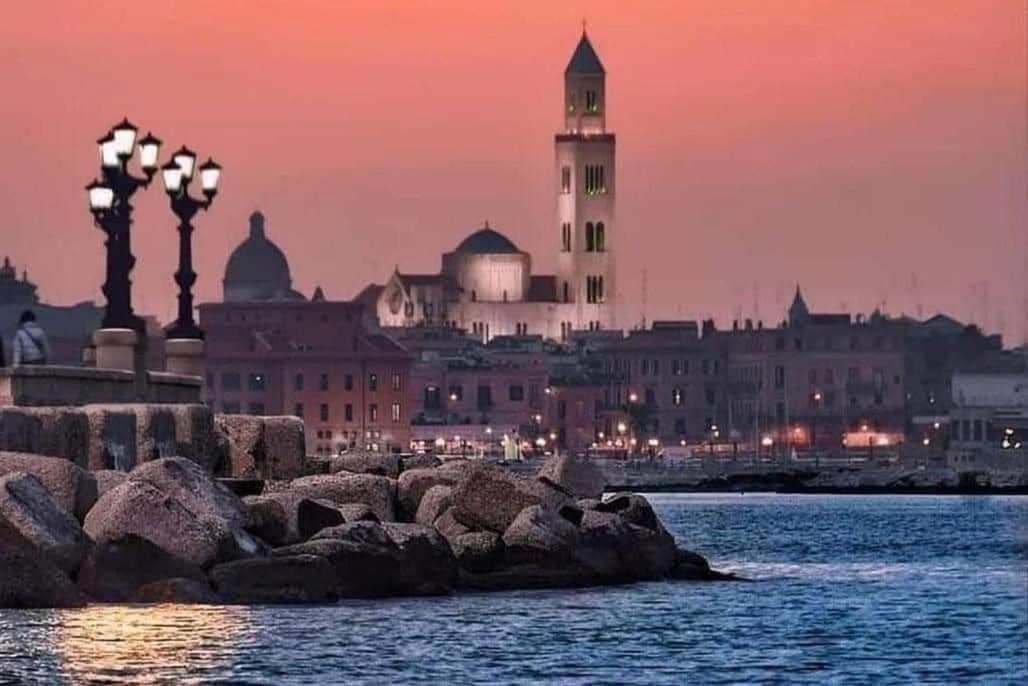 Casa Vacanze Manthy Posizione Centrale Bari Exteriör bild