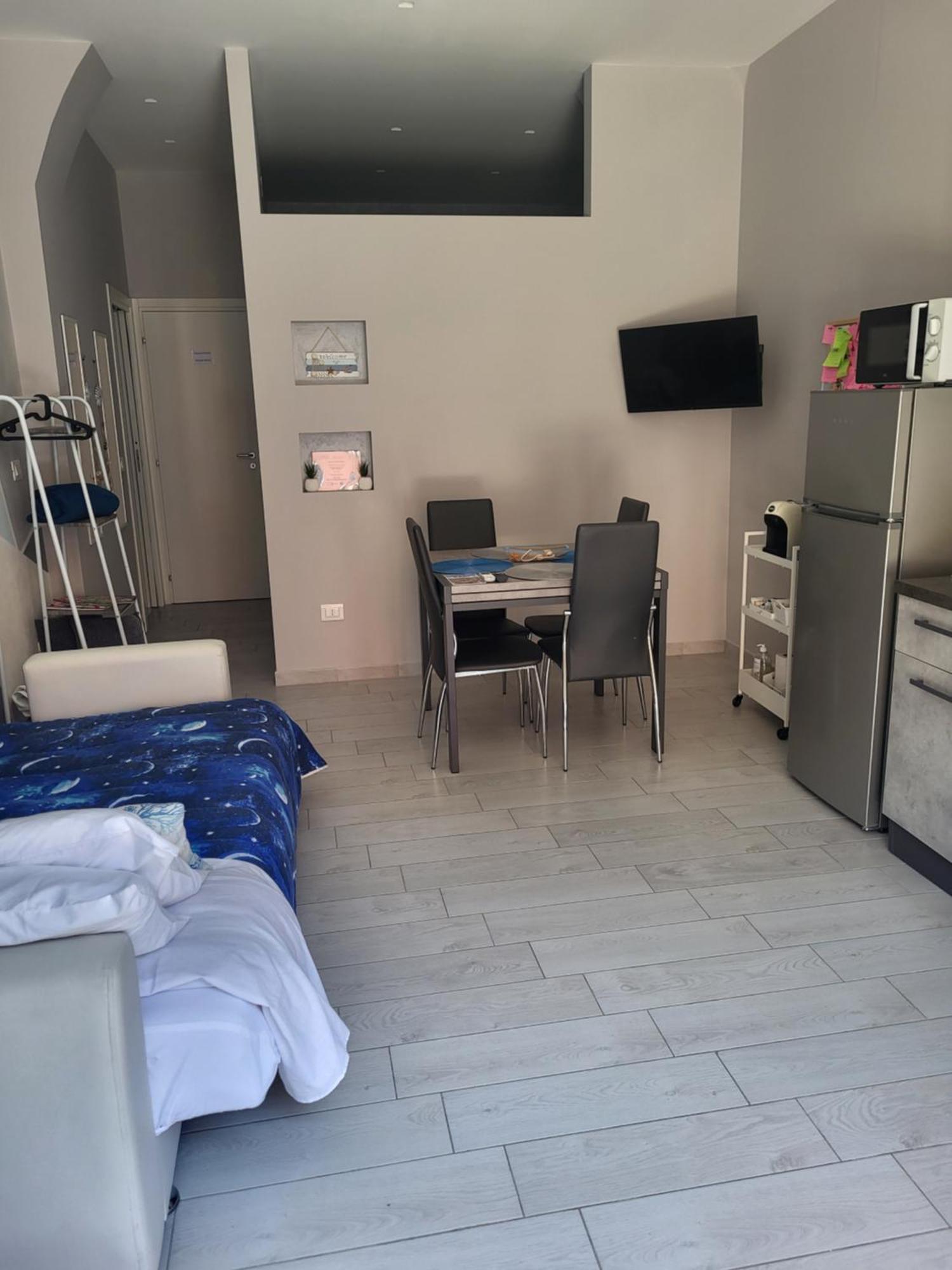 Casa Vacanze Manthy Posizione Centrale Bari Exteriör bild
